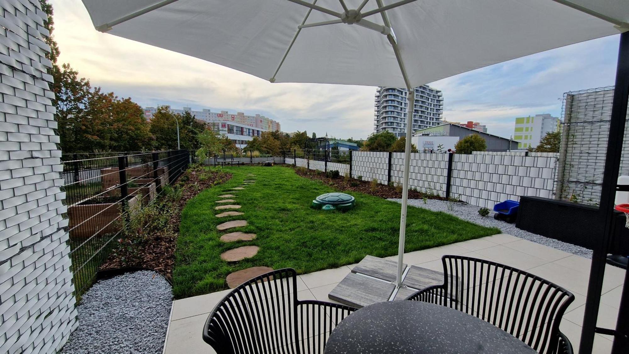 Beta Home - Garage, Air Condition, Garden, At Metro Praha Exteriér fotografie